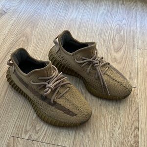 100% AUTHENTIC yeezy shoes size US 5.5